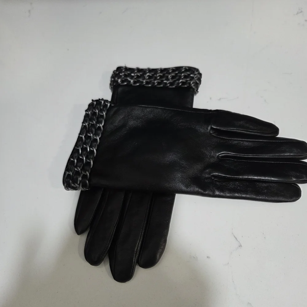 100% Soft Leather  Gloves  with Chain Detail At Wrist Screen Friendly Lined LG